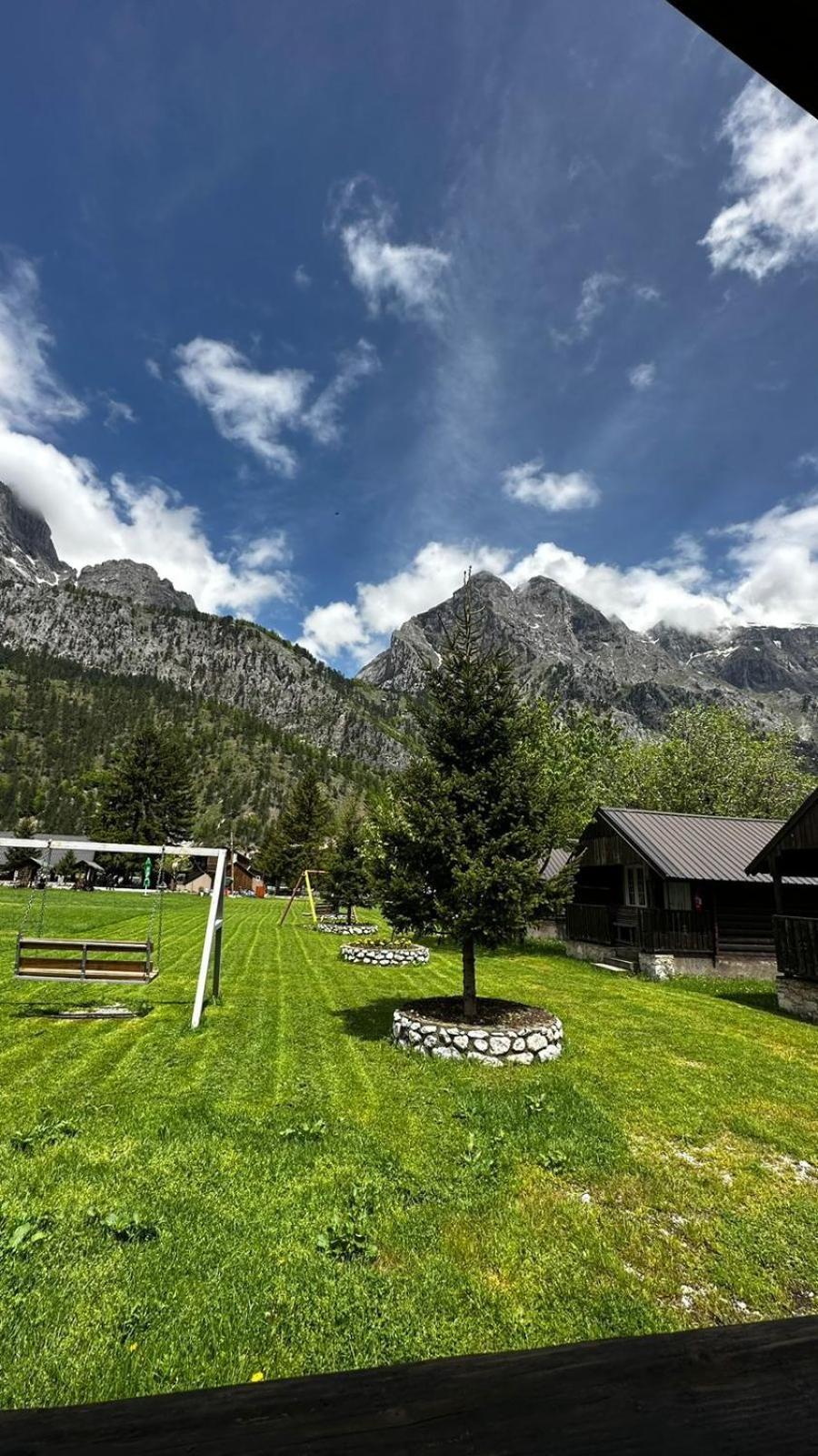 Hotel Tradita Валбона Экстерьер фото